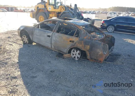 2002 Nissan Altima 2.5 Sl z USA, uszkodzony, nr VIN 1N4AL11D82C214857